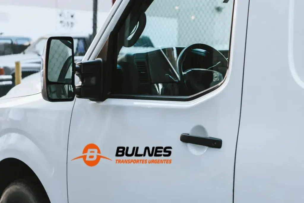 Furgoneta transporte urgente Sevilla – Transportes Bulnes